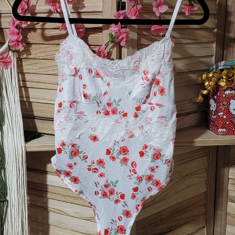 NEW Floral Lace Bodysuit - White and Red